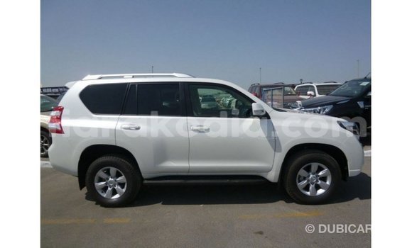 Acheter Import Voiture Toyota Prado Blanc à Import - Dubai, Diana Acheter Import Voiture Toyota Prado Blanc à Import - Dubai, Diana