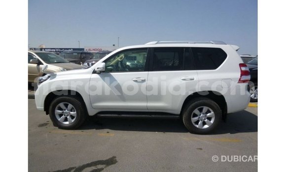 Acheter Import Voiture Toyota Prado Blanc à Import - Dubai, Diana Acheter Import Voiture Toyota Prado Blanc à Import - Dubai, Diana