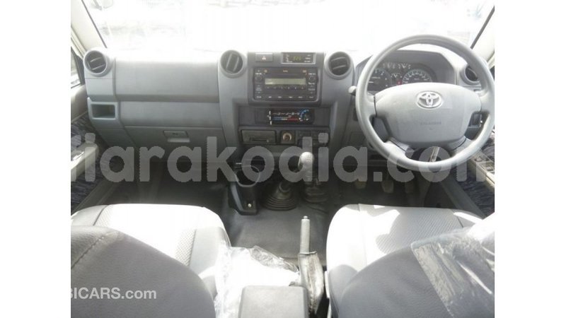 Big with watermark toyota land cruiser diana import dubai 5422