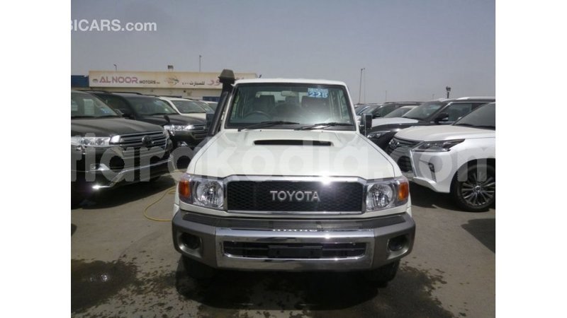 Big with watermark toyota land cruiser diana import dubai 5422