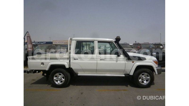 Big with watermark toyota land cruiser diana import dubai 5422