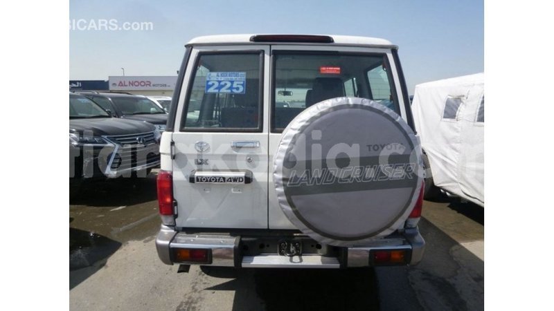 Big with watermark toyota land cruiser diana import dubai 5428