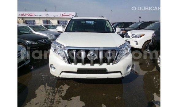 Acheter Import Voiture Toyota Prado Blanc à Import - Dubai, Diana Acheter Import Voiture Toyota Prado Blanc à Import - Dubai, Diana