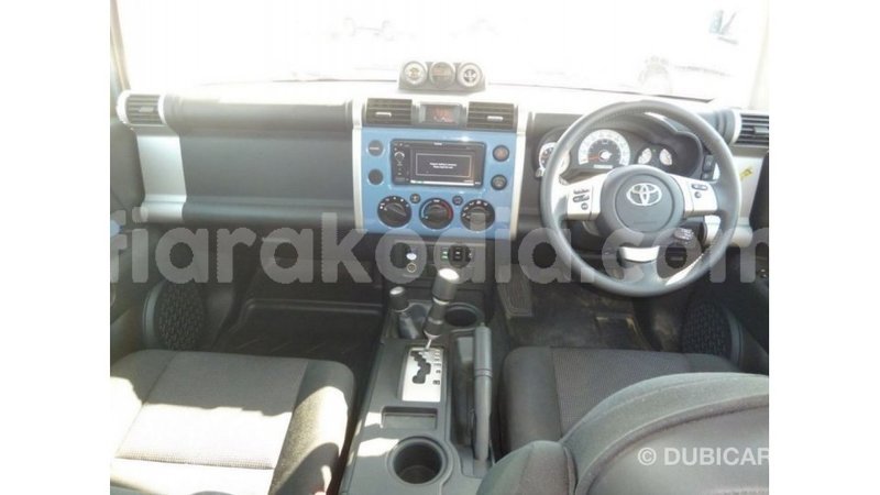 Big with watermark toyota fj cruiser diana import dubai 5432