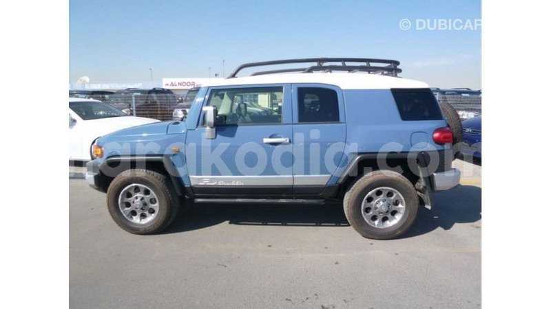 Big with watermark toyota fj cruiser diana import dubai 5432