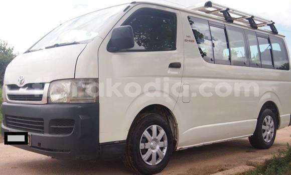 Acheter Neuf Utilitaire Toyota HiAce Blanc à Antananarivo, Analamanga Acheter Neuf Utilitaire Toyota HiAce Blanc à Antananarivo, Analamanga