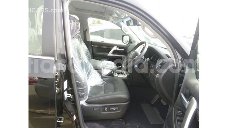Big with watermark toyota land cruiser diana import dubai 5438