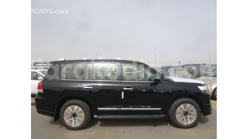 Big with watermark toyota land cruiser diana import dubai 5438