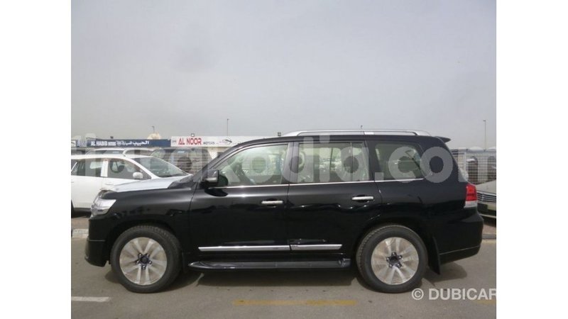 Big with watermark toyota land cruiser diana import dubai 5438