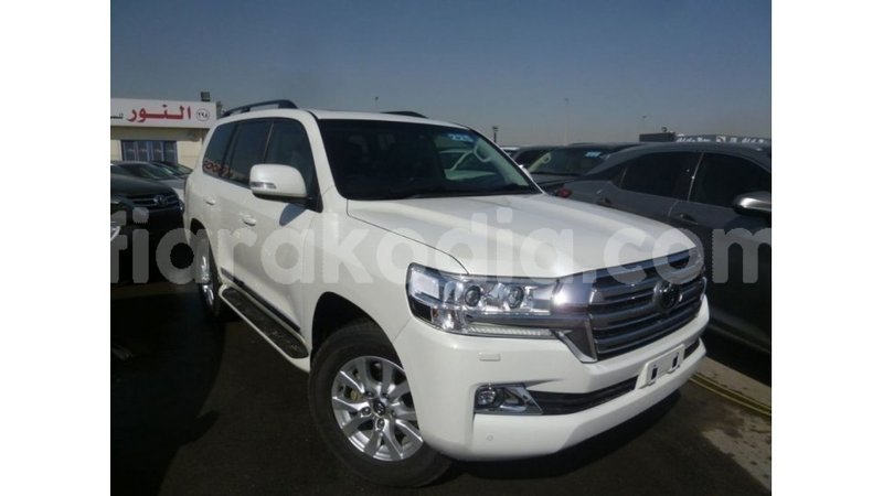 Big with watermark toyota land cruiser diana import dubai 5439