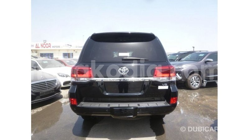 Big with watermark toyota land cruiser diana import dubai 5444