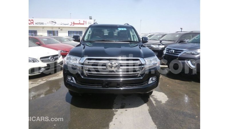 Big with watermark toyota land cruiser diana import dubai 5444