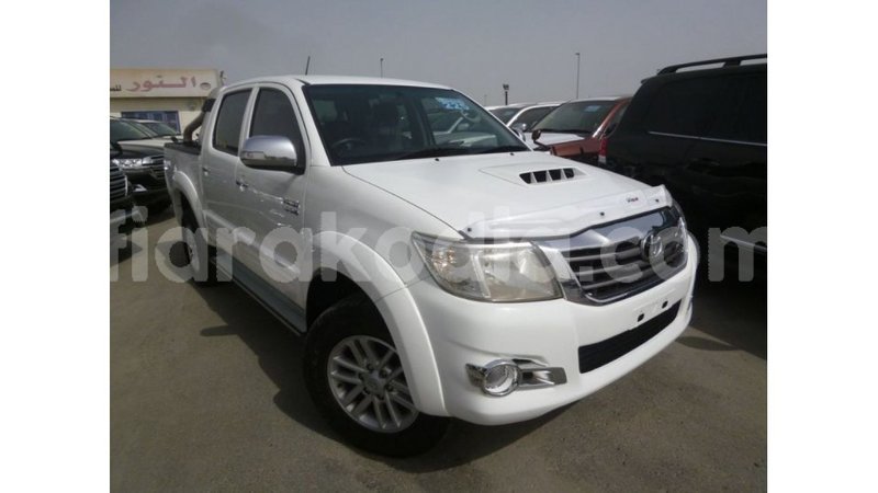 Big with watermark toyota hilux diana import dubai 5446