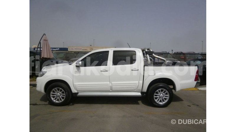 Big with watermark toyota hilux diana import dubai 5446