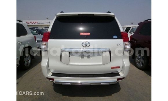 Acheter Import Voiture Toyota Prado Blanc à Import - Dubai, Diana Acheter Import Voiture Toyota Prado Blanc à Import - Dubai, Diana