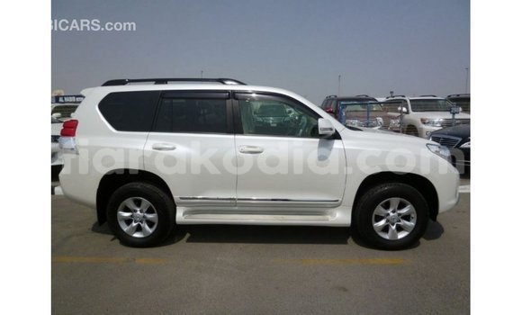 Acheter Import Voiture Toyota Prado Blanc à Import - Dubai, Diana Acheter Import Voiture Toyota Prado Blanc à Import - Dubai, Diana