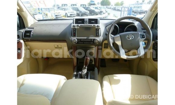 Acheter Import Voiture Toyota Prado Blanc à Import - Dubai, Diana Acheter Import Voiture Toyota Prado Blanc à Import - Dubai, Diana
