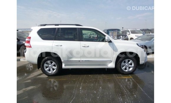 Acheter Import Voiture Toyota Prado Blanc à Import - Dubai, Diana Acheter Import Voiture Toyota Prado Blanc à Import - Dubai, Diana