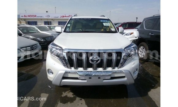 Acheter Import Voiture Toyota Prado Blanc à Import - Dubai, Diana Acheter Import Voiture Toyota Prado Blanc à Import - Dubai, Diana