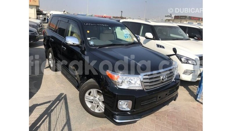 Big with watermark toyota land cruiser diana import dubai 5461