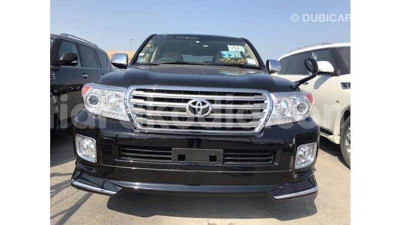 Big with watermark toyota land cruiser diana import dubai 5461