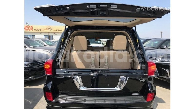 Big with watermark toyota land cruiser diana import dubai 5461