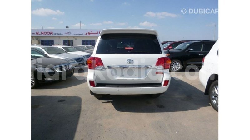 Big with watermark toyota land cruiser diana import dubai 5469