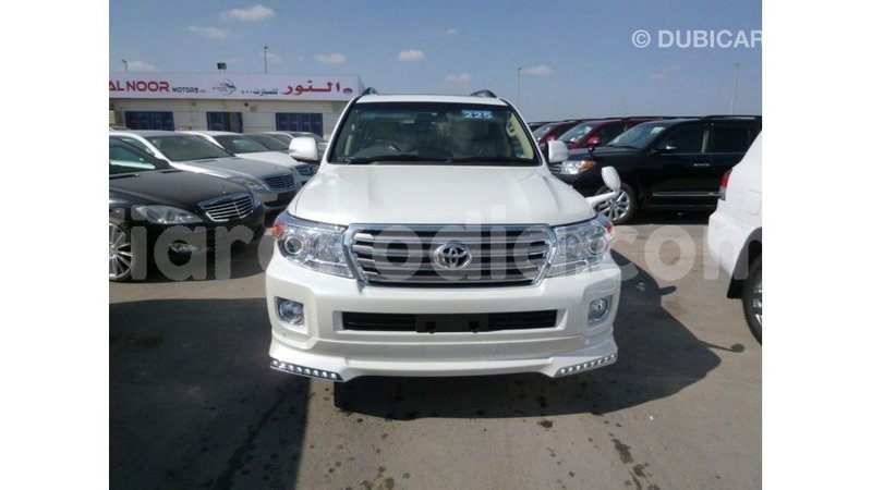 Big with watermark toyota land cruiser diana import dubai 5469