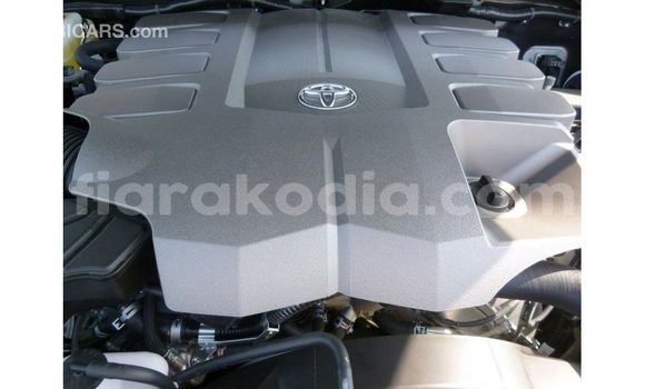 Acheter Import Voiture Toyota Land Cruiser Blanc à Import - Dubai, Diana Acheter Import Voiture Toyota Land Cruiser Blanc à Import - Dubai, Diana