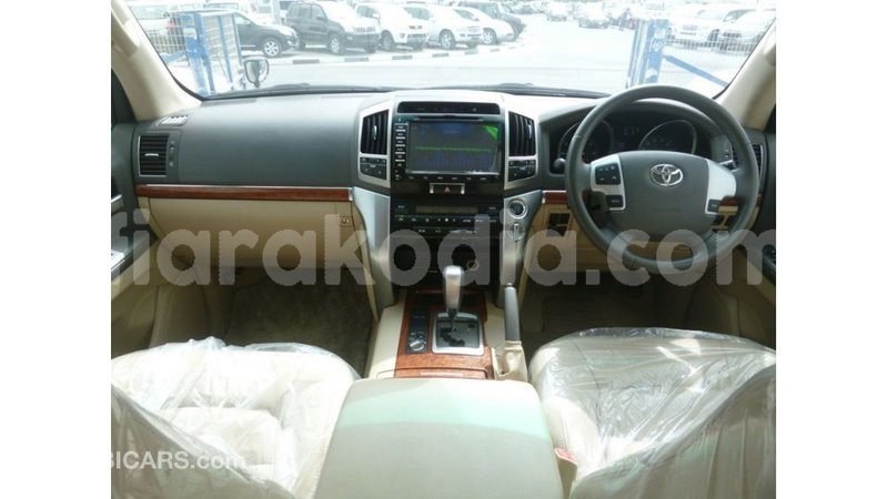 Big with watermark toyota land cruiser diana import dubai 5470