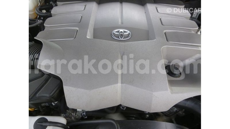 Big with watermark toyota land cruiser diana import dubai 5470