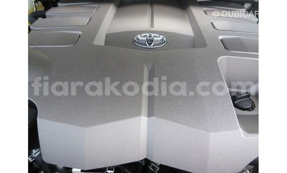 Acheter Import Voiture Toyota Land Cruiser Blanc à Import - Dubai, Diana Acheter Import Voiture Toyota Land Cruiser Blanc à Import - Dubai, Diana