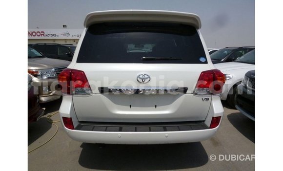 Acheter Import Voiture Toyota Land Cruiser Blanc à Import - Dubai, Diana Acheter Import Voiture Toyota Land Cruiser Blanc à Import - Dubai, Diana