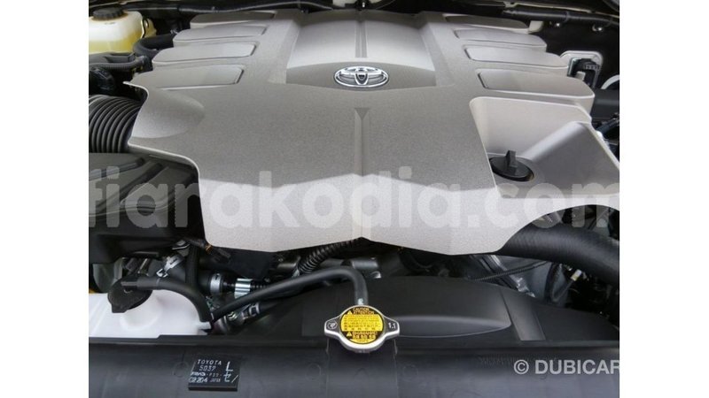 Big with watermark toyota land cruiser diana import dubai 5476