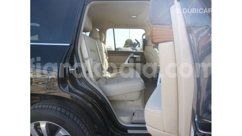 Big with watermark toyota land cruiser diana import dubai 5480