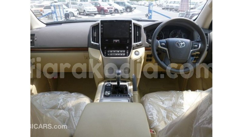 Big with watermark toyota land cruiser diana import dubai 5482