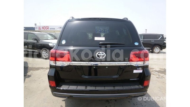 Big with watermark toyota land cruiser diana import dubai 5482