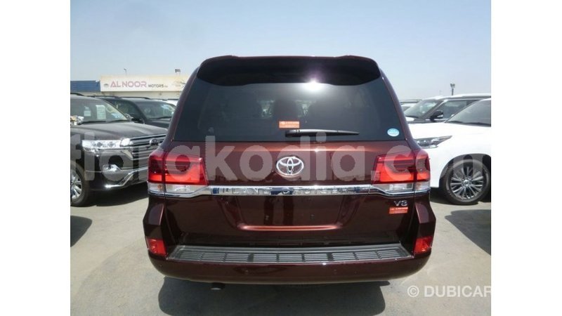 Big with watermark toyota land cruiser diana import dubai 5483