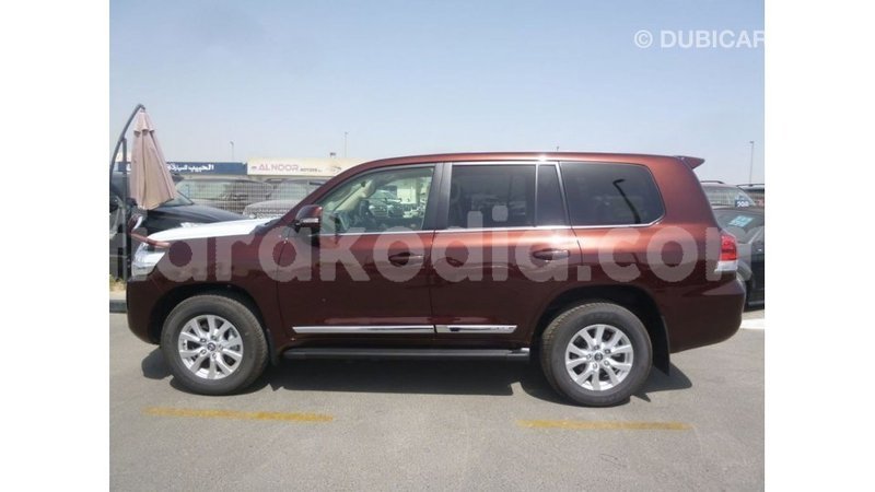 Big with watermark toyota land cruiser diana import dubai 5483