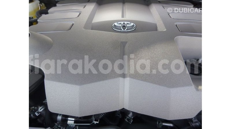 Big with watermark toyota land cruiser diana import dubai 5483