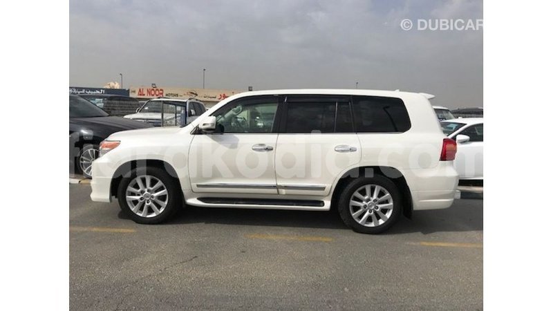 Big with watermark toyota land cruiser diana import dubai 5486