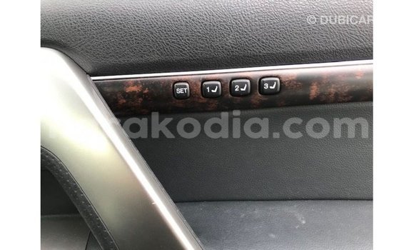 Acheter Import Voiture Toyota Land Cruiser Blanc à Import - Dubai, Diana Acheter Import Voiture Toyota Land Cruiser Blanc à Import - Dubai, Diana