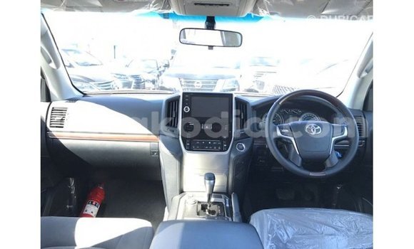 Acheter Import Voiture Toyota Land Cruiser Blanc à Import - Dubai, Diana Acheter Import Voiture Toyota Land Cruiser Blanc à Import - Dubai, Diana