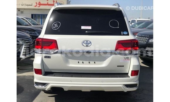 Acheter Import Voiture Toyota Land Cruiser Blanc à Import - Dubai, Diana Acheter Import Voiture Toyota Land Cruiser Blanc à Import - Dubai, Diana