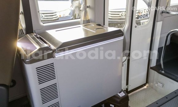 Hividy Toyota Coaster fotsy Car in Import - Dubai in Diana Hividy Toyota Coaster fotsy Car in Import - Dubai in Diana