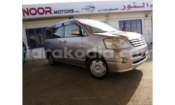 Acheter Import Voiture Toyota Voxy Autre à Import - Dubai, Diana Acheter Import Voiture Toyota Voxy Autre à Import - Dubai, Diana