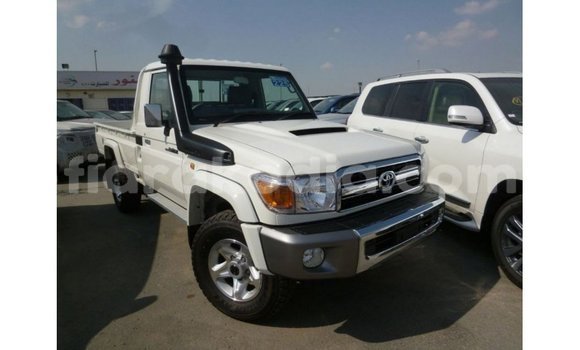 Acheter Import Voiture Toyota Land Cruiser Blanc à Import - Dubai, Diana Acheter Import Voiture Toyota Land Cruiser Blanc à Import - Dubai, Diana