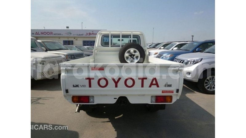 Big with watermark toyota land cruiser diana import dubai 5494