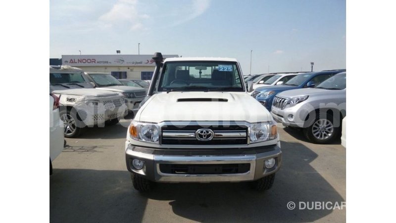 Big with watermark toyota land cruiser diana import dubai 5494