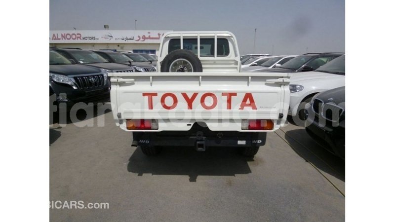 Big with watermark toyota land cruiser diana import dubai 5498